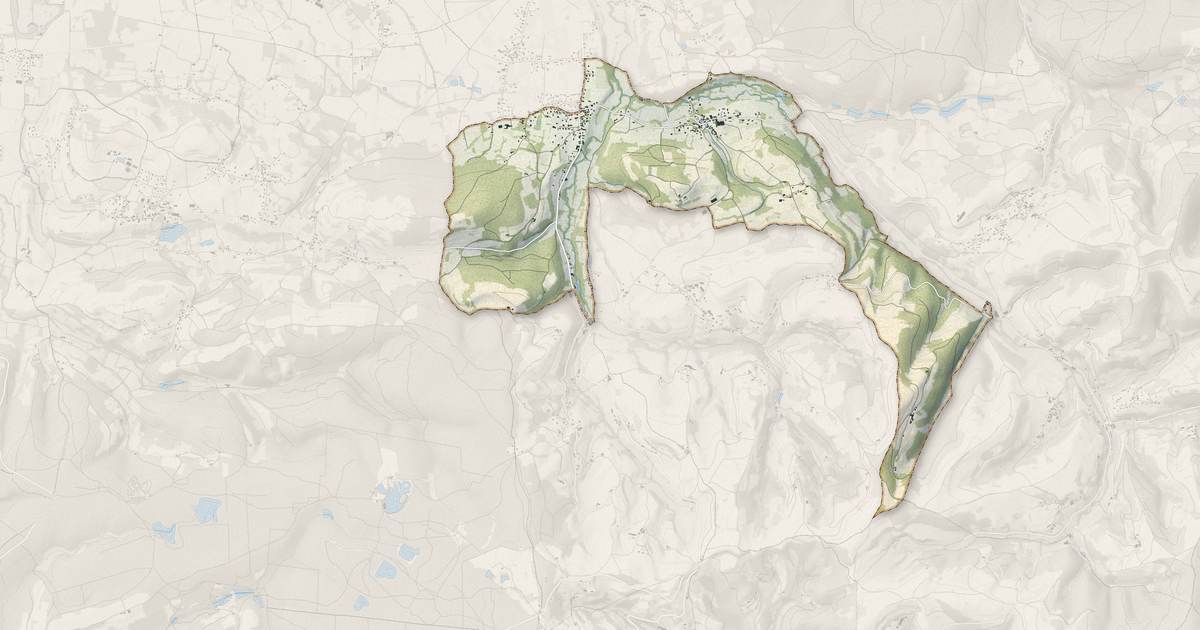 Portrait cartographique de Saint-Geoirs : relief, eau, forêts, bâti et voies, calculés à partir des données de l'IGN