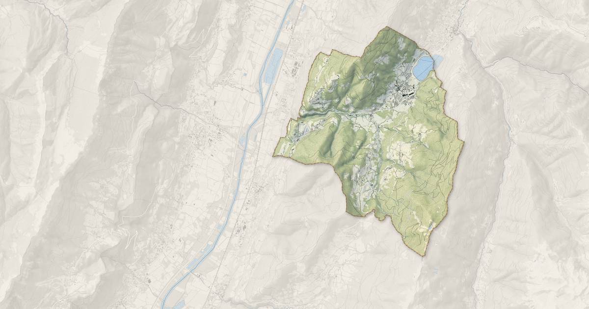 Portrait cartographique de Crêts en Belledonne : relief, eau, forêts, bâti et voies, calculés à partir des données de l'IGN