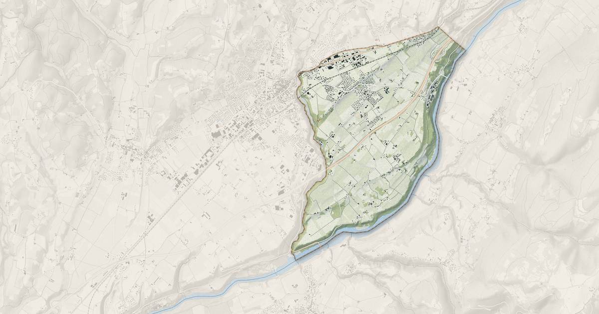 Portrait cartographique de Saint-Sauveur : relief, eau, forêts, bâti et voies, calculés à partir des données de l'IGN