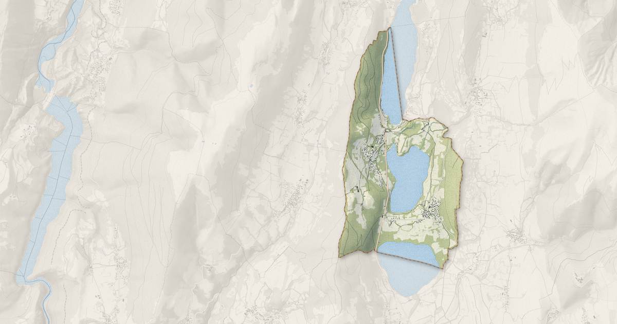 Portrait cartographique de Saint-Théoffrey : relief, eau, forêts, bâti et voies, calculés à partir des données de l'IGN