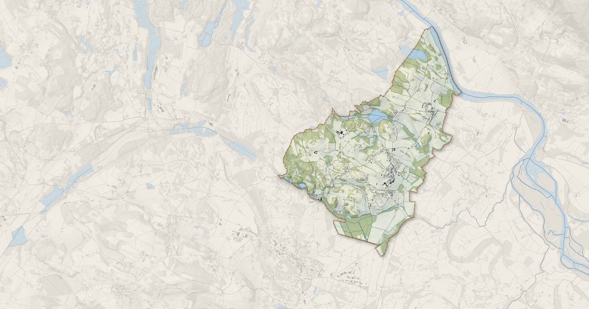 Portrait cartographique de Saint-Victor-de-Morestel : relief, eau, forêts, bâti et voies, calculés à partir des données de l'IGN