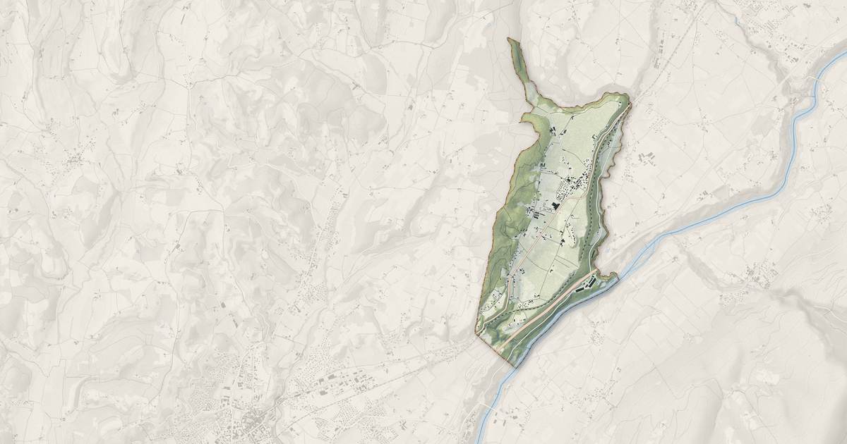 Portrait cartographique de Têche : relief, eau, forêts, bâti et voies, calculés à partir des données de l'IGN