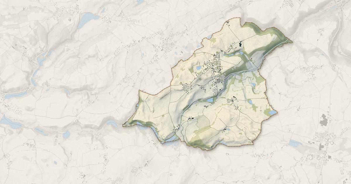 Portrait cartographique de Tramolé : relief, eau, forêts, bâti et voies, calculés à partir des données de l'IGN