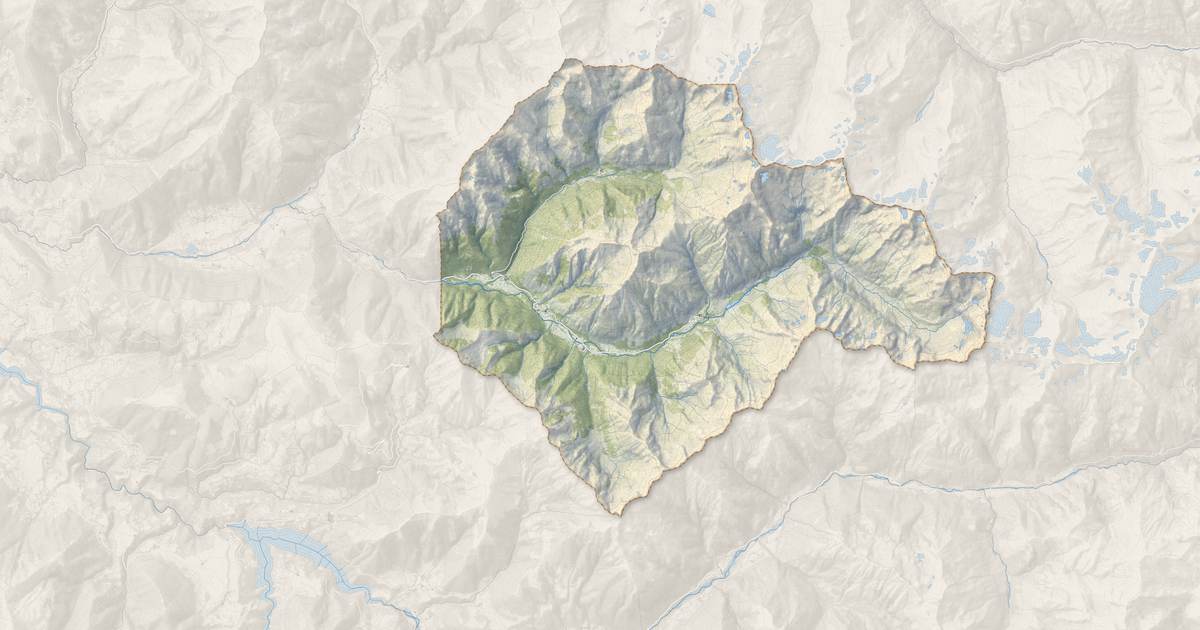 Portrait cartographique de Valjouffrey : relief, eau, forêts, bâti et voies, calculés à partir des données de l'IGN