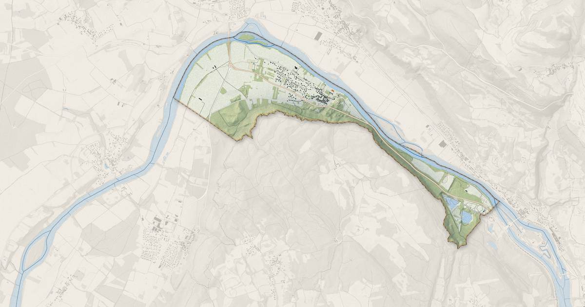 Portrait cartographique de Vertrieu : relief, eau, forêts, bâti et voies, calculés à partir des données de l'IGN