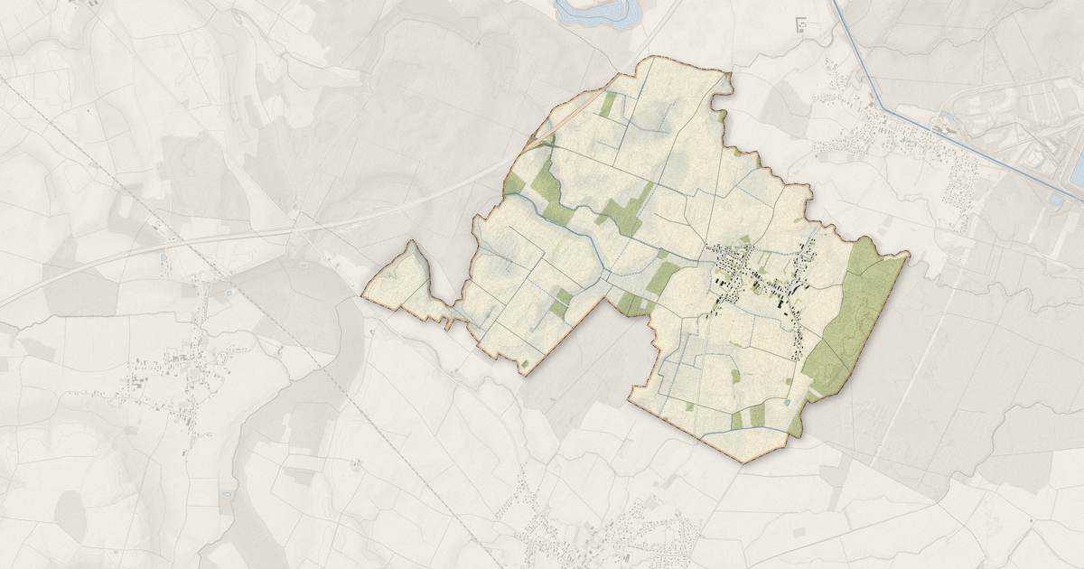 Portrait cartographique de Aumur : relief, eau, forêts, bâti et voies, calculés à partir des données de l'IGN