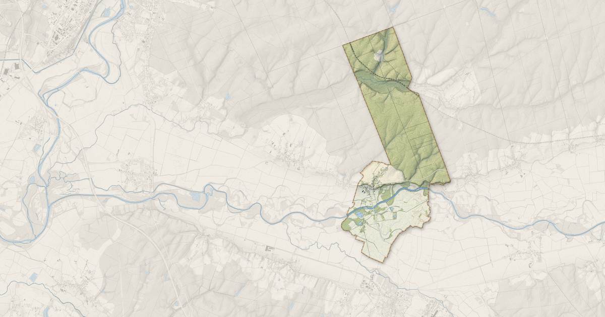 Portrait cartographique de Belmont : relief, eau, forêts, bâti et voies, calculés à partir des données de l'IGN