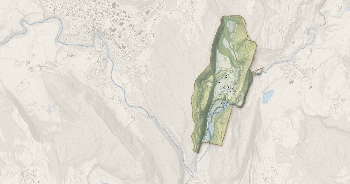 Portrait cartographique de Bourg-de-Sirod : relief, eau, forêts, bâti et voies, calculés à partir des données de l'IGN