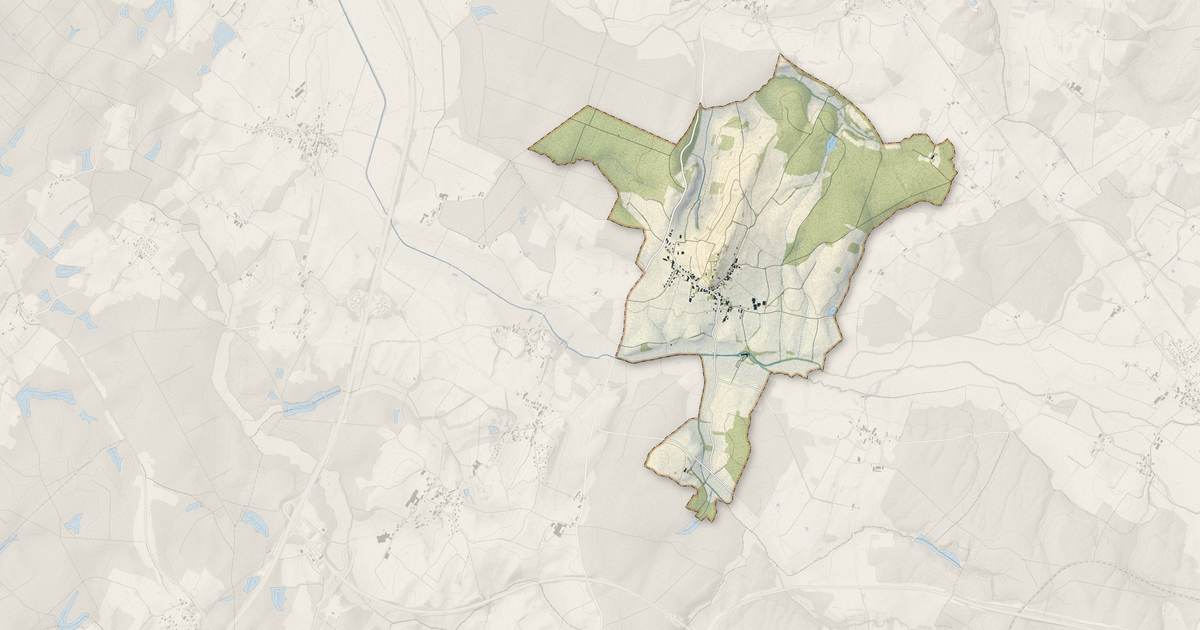 Portrait cartographique de Brainans : relief, eau, forêts, bâti et voies, calculés à partir des données de l'IGN