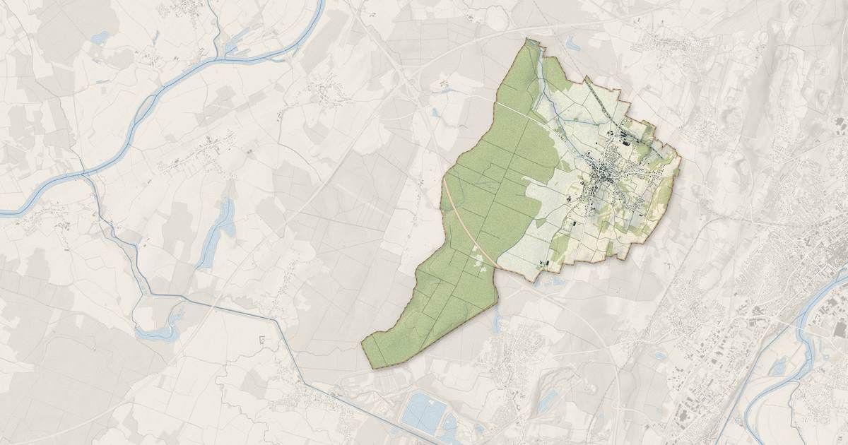 Portrait cartographique de Champvans : relief, eau, forêts, bâti et voies, calculés à partir des données de l'IGN