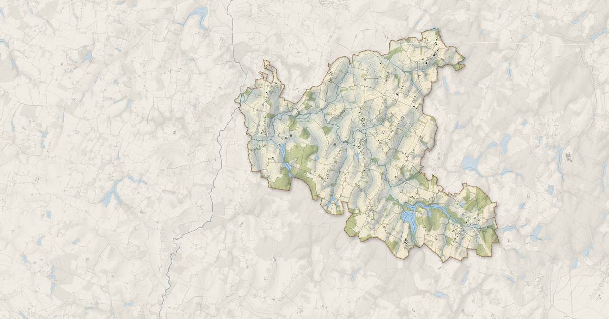 Portrait cartographique de Chapelle-Voland : relief, eau, forêts, bâti et voies, calculés à partir des données de l'IGN