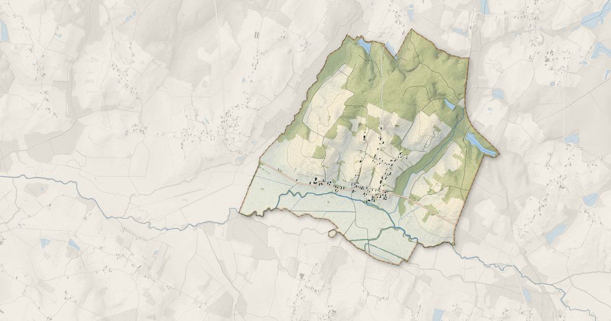 Portrait cartographique de La Chassagne : relief, eau, forêts, bâti et voies, calculés à partir des données de l'IGN