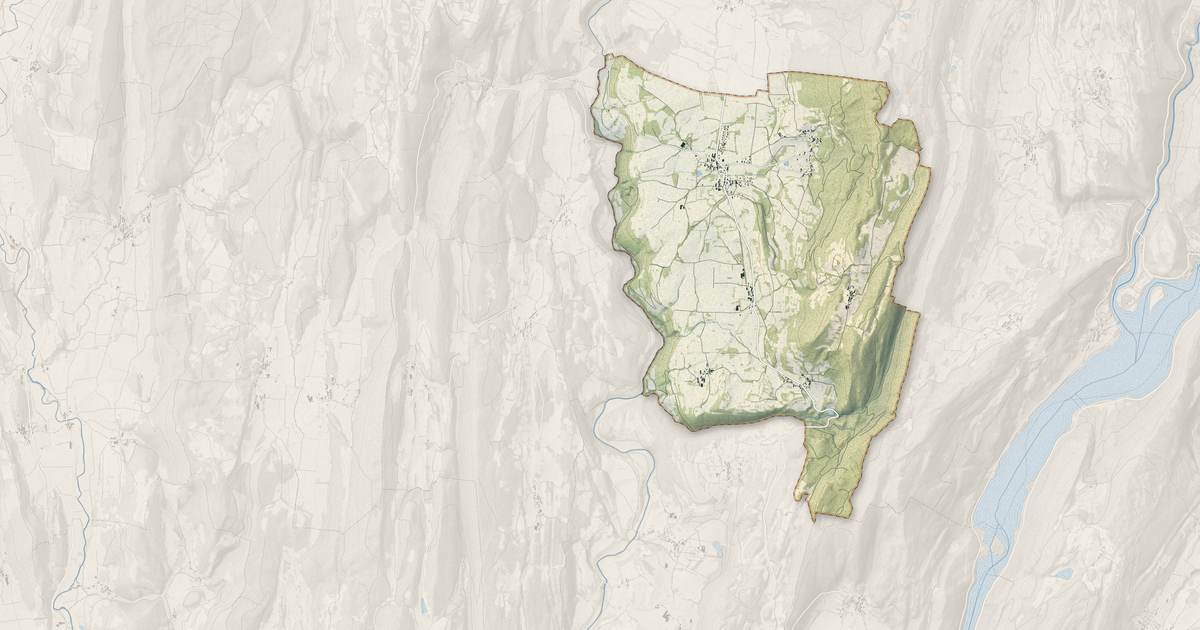 Portrait cartographique de Saint-Hymetière-sur-Valouse : relief, eau, forêts, bâti et voies, calculés à partir des données de l'IGN