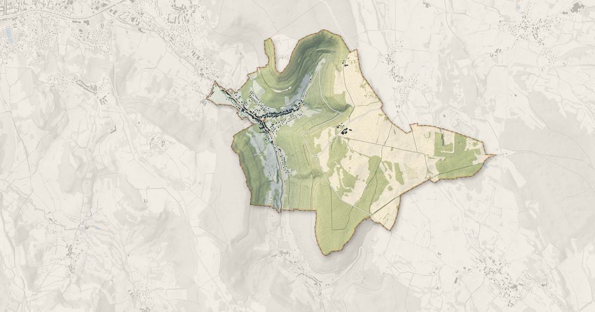 Portrait cartographique de Conliège : relief, eau, forêts, bâti et voies, calculés à partir des données de l'IGN