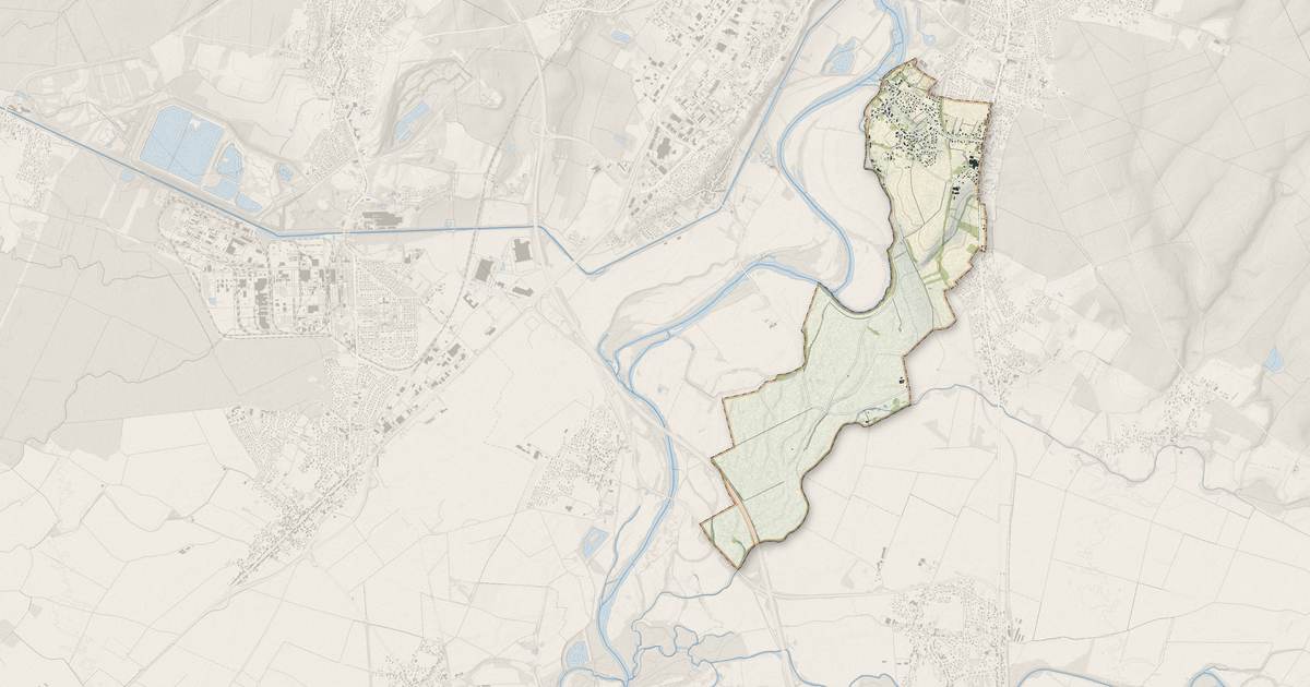 Portrait cartographique de Crissey : relief, eau, forêts, bâti et voies, calculés à partir des données de l'IGN