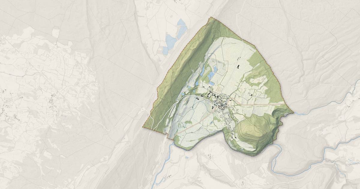 Portrait cartographique de Crotenay : relief, eau, forêts, bâti et voies, calculés à partir des données de l'IGN