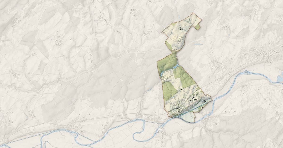 Portrait cartographique de Dampierre : relief, eau, forêts, bâti et voies, calculés à partir des données de l'IGN