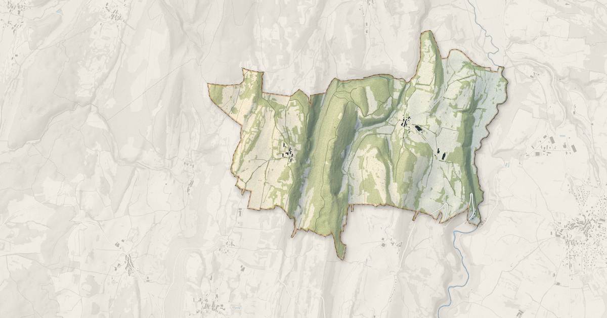 Portrait cartographique de Dramelay : relief, eau, forêts, bâti et voies, calculés à partir des données de l'IGN