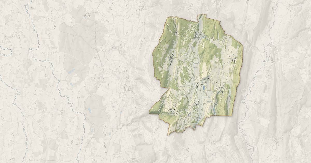 Portrait cartographique de Val-d'Épy : relief, eau, forêts, bâti et voies, calculés à partir des données de l'IGN