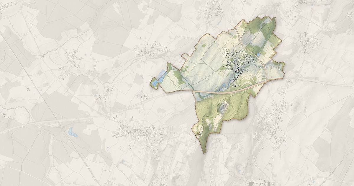 Portrait cartographique de Jouhe : relief, eau, forêts, bâti et voies, calculés à partir des données de l'IGN