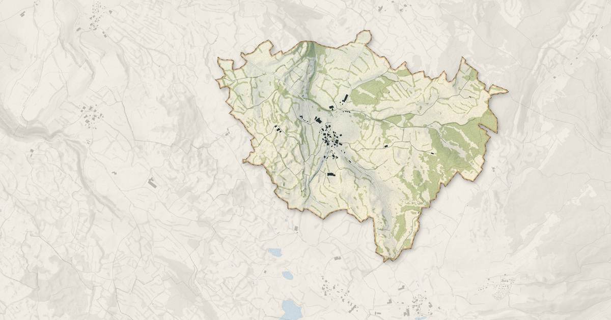 Portrait cartographique de La Latette : relief, eau, forêts, bâti et voies, calculés à partir des données de l'IGN