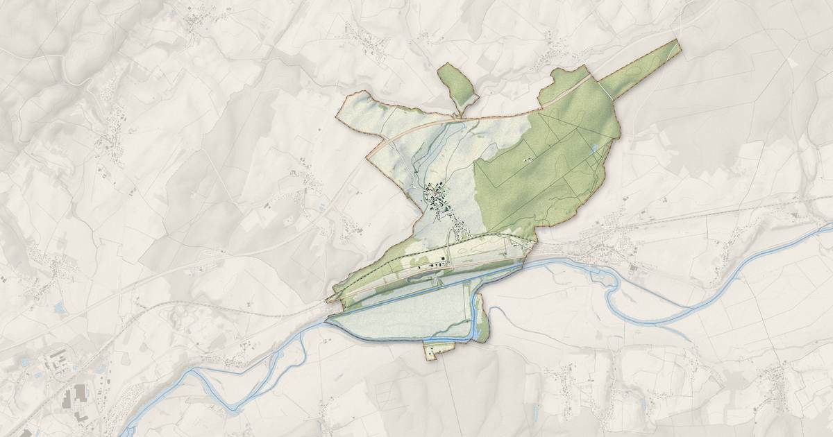 Portrait cartographique de Lavans-lès-Dole : relief, eau, forêts, bâti et voies, calculés à partir des données de l'IGN