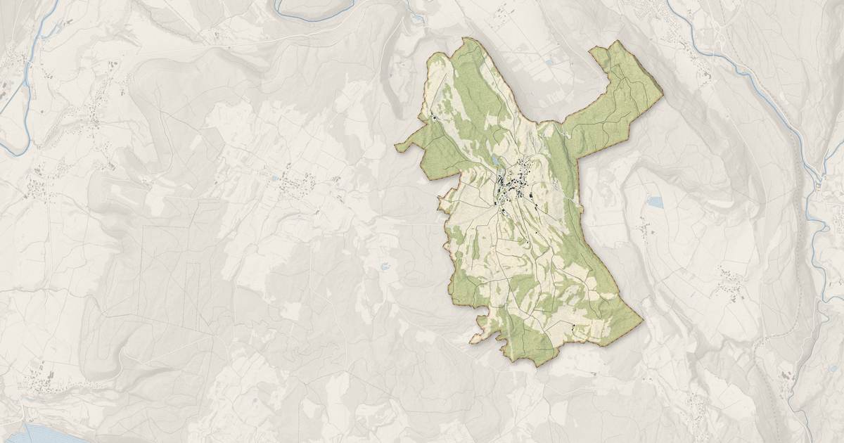 Portrait cartographique de Loulle : relief, eau, forêts, bâti et voies, calculés à partir des données de l'IGN