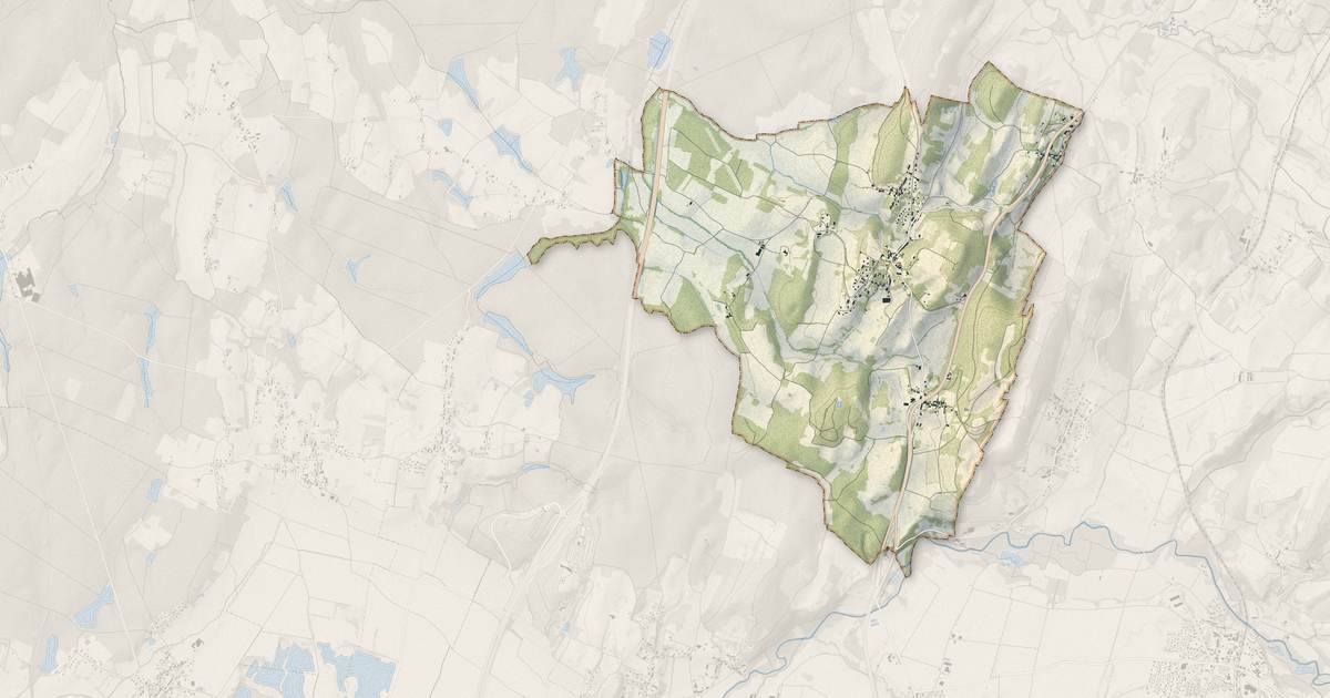 Portrait cartographique de Mantry : relief, eau, forêts, bâti et voies, calculés à partir des données de l'IGN