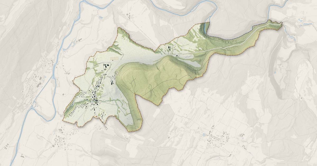 Portrait cartographique de Monnet-la-Ville : relief, eau, forêts, bâti et voies, calculés à partir des données de l'IGN