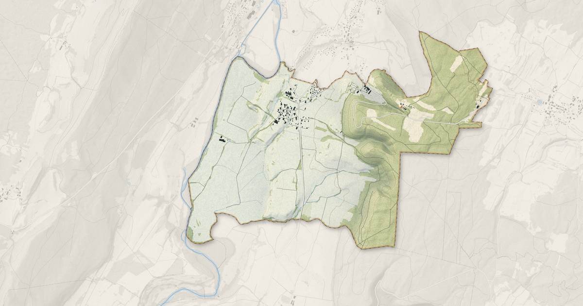 Portrait cartographique de Montigny-sur-l'Ain : relief, eau, forêts, bâti et voies, calculés à partir des données de l'IGN