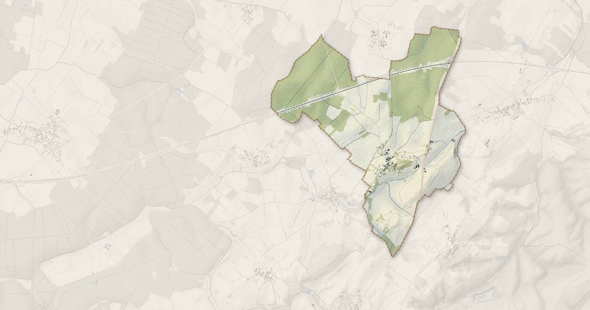 Portrait cartographique de Montmirey-le-Château : relief, eau, forêts, bâti et voies, calculés à partir des données de l'IGN