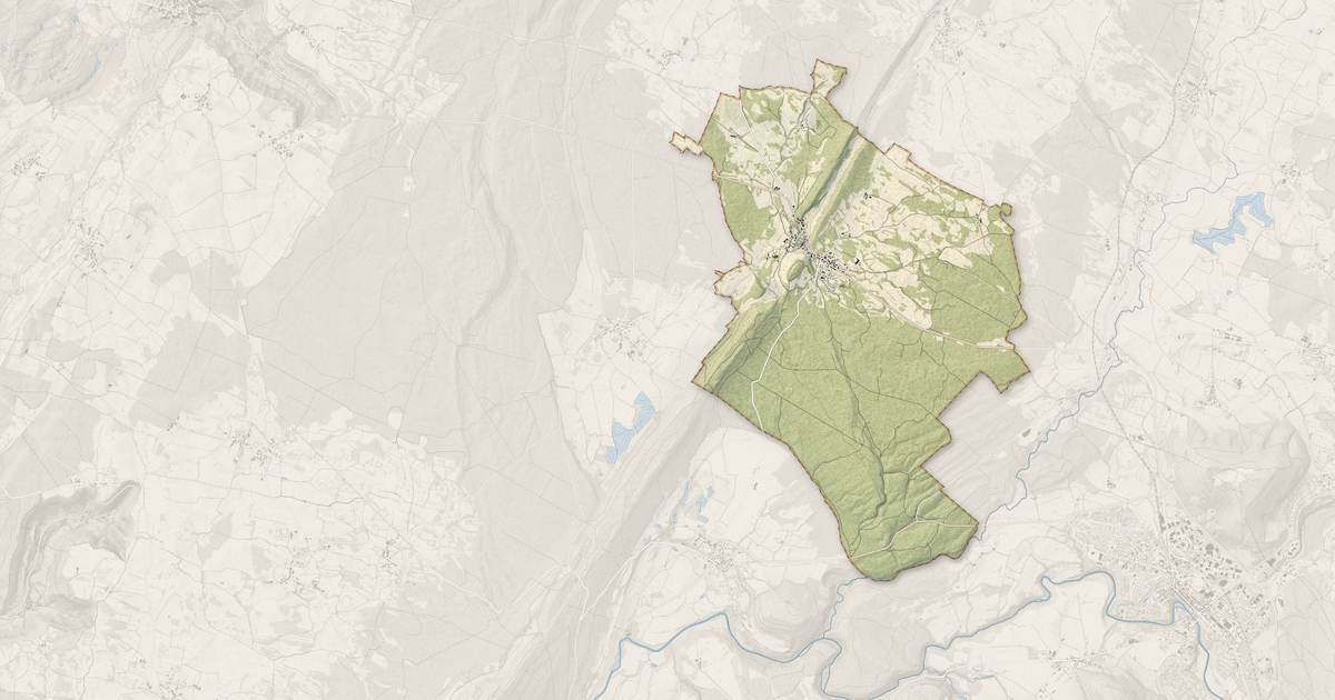Portrait cartographique de Montrond : relief, eau, forêts, bâti et voies, calculés à partir des données de l'IGN