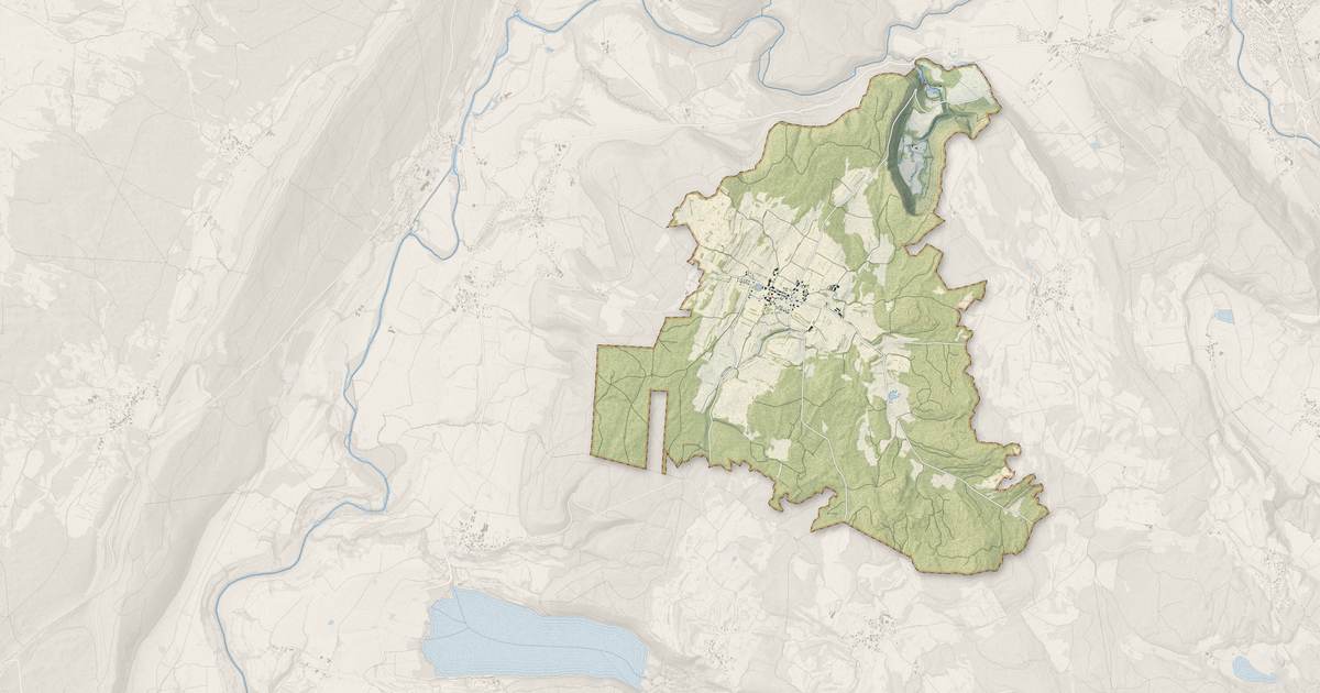 Portrait cartographique de Mont-sur-Monnet : relief, eau, forêts, bâti et voies, calculés à partir des données de l'IGN