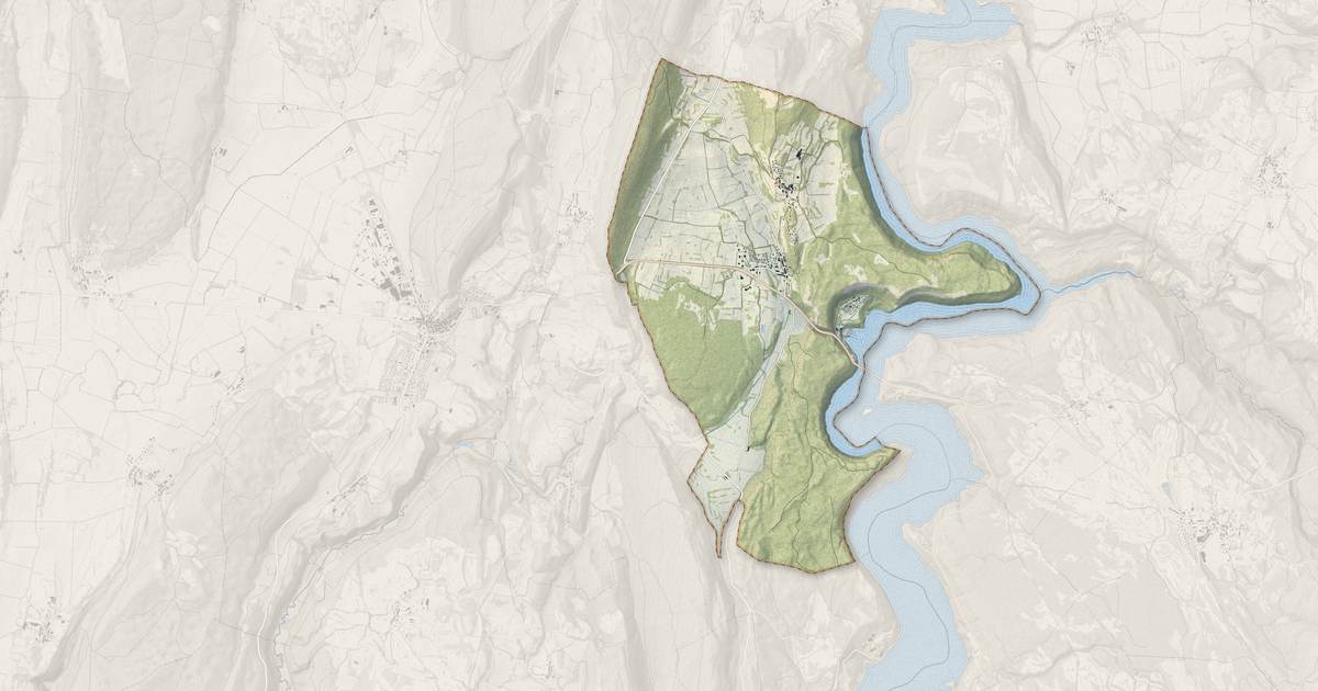 Portrait cartographique de La Tour-du-Meix : relief, eau, forêts, bâti et voies, calculés à partir des données de l'IGN