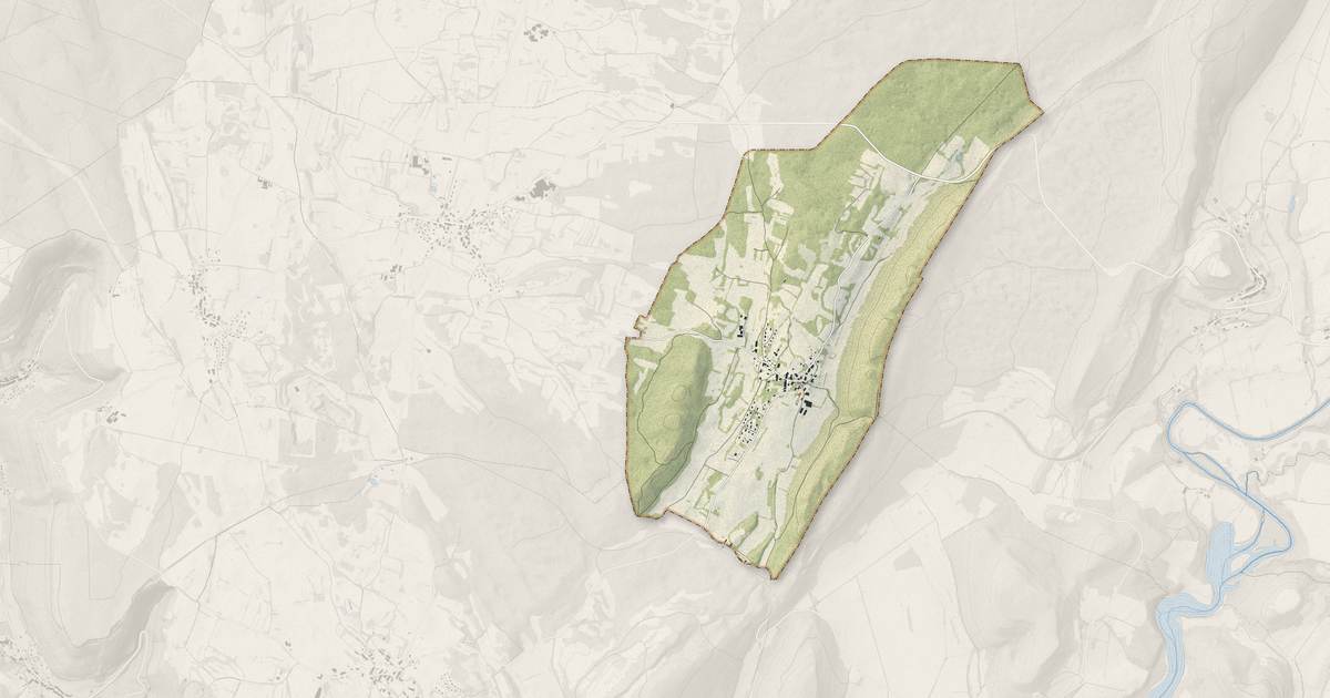 Portrait cartographique de Verges : relief, eau, forêts, bâti et voies, calculés à partir des données de l'IGN