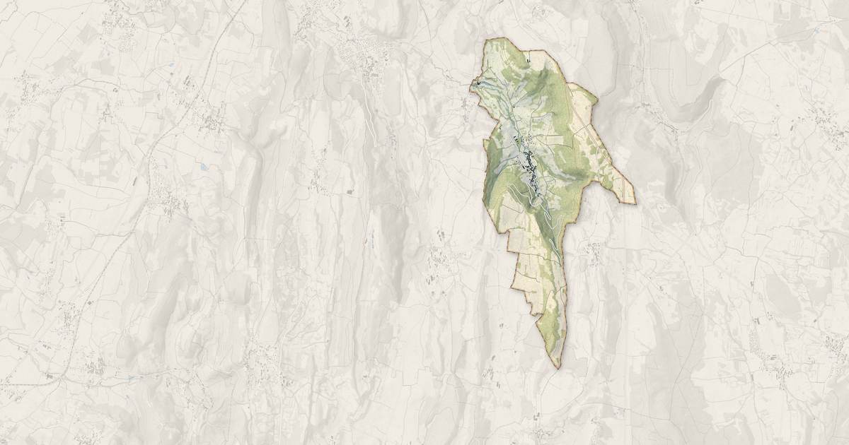 Portrait cartographique de Vernantois : relief, eau, forêts, bâti et voies, calculés à partir des données de l'IGN