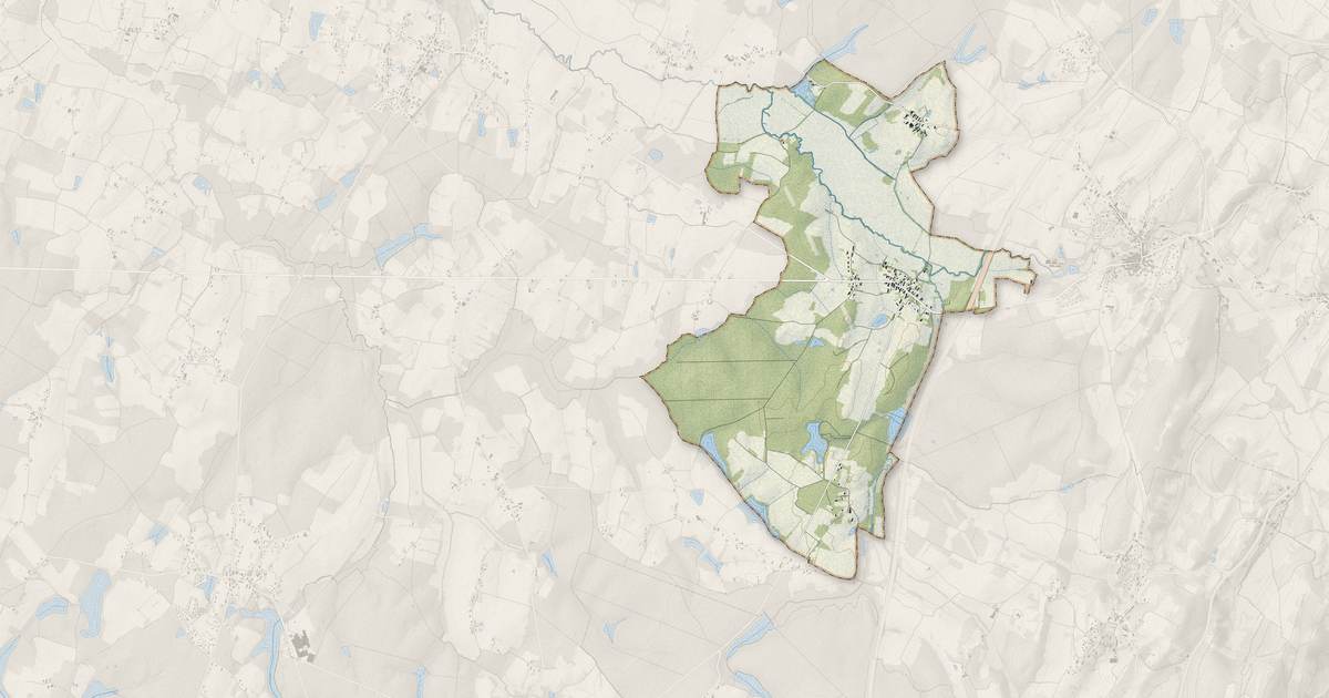 Portrait cartographique de Vers-sous-Sellières : relief, eau, forêts, bâti et voies, calculés à partir des données de l'IGN