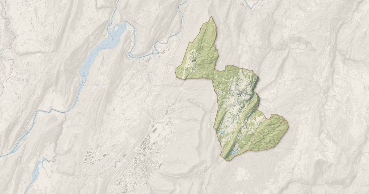 Portrait cartographique de Viry : relief, eau, forêts, bâti et voies, calculés à partir des données de l'IGN