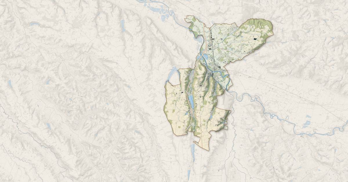 Portrait cartographique de Aire-sur-l'Adour : relief, eau, forêts, bâti et voies, calculés à partir des données de l'IGN