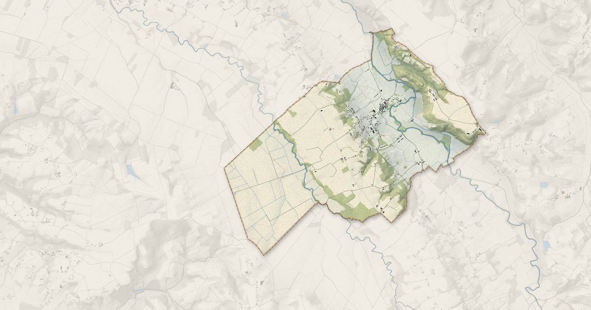 Portrait cartographique de Arboucave : relief, eau, forêts, bâti et voies, calculés à partir des données de l'IGN
