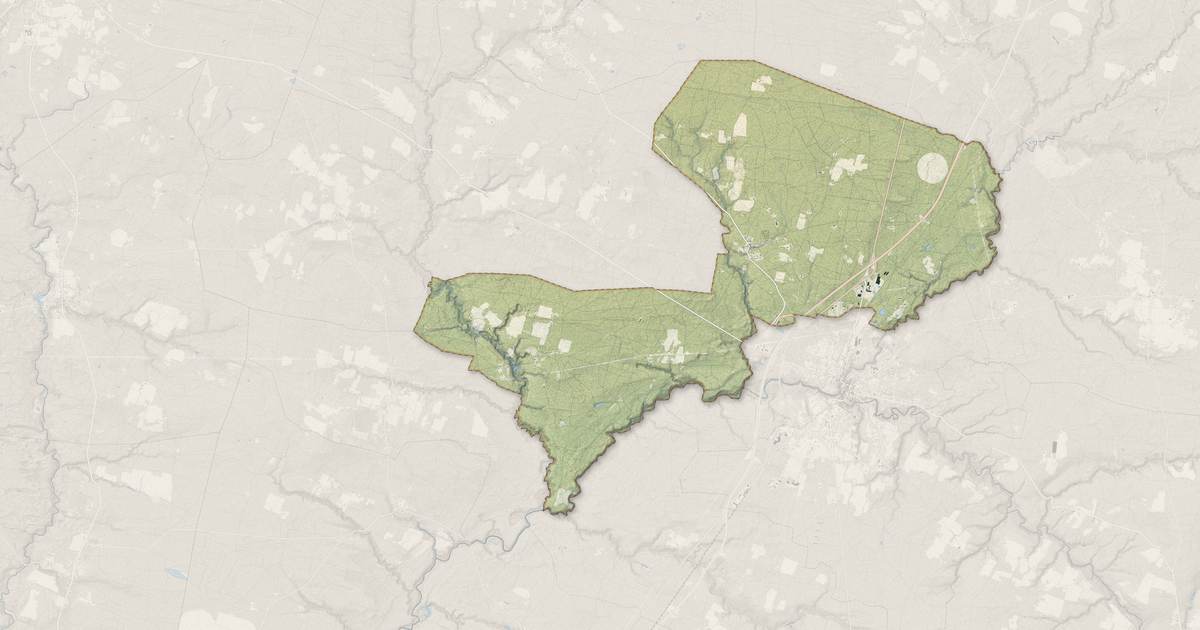 Portrait cartographique de Arue : relief, eau, forêts, bâti et voies, calculés à partir des données de l'IGN