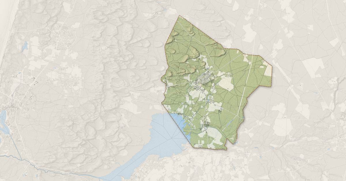 Portrait cartographique de Azur : relief, eau, forêts, bâti et voies, calculés à partir des données de l'IGN