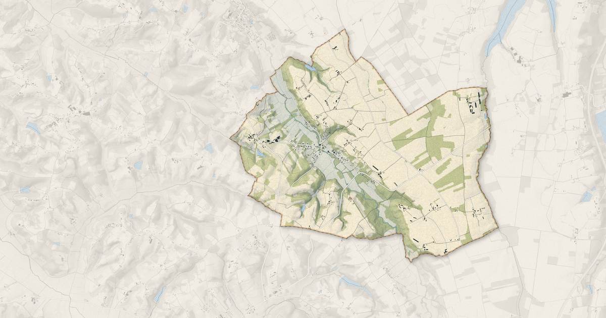 Portrait cartographique de Bahus-Soubiran : relief, eau, forêts, bâti et voies, calculés à partir des données de l'IGN