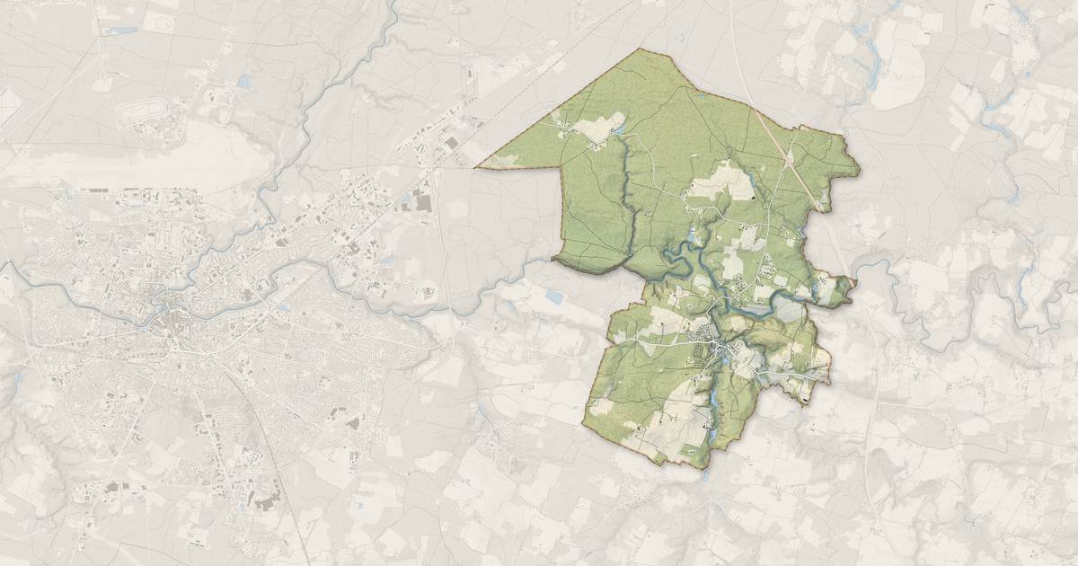 Portrait cartographique de Bougue : relief, eau, forêts, bâti et voies, calculés à partir des données de l'IGN
