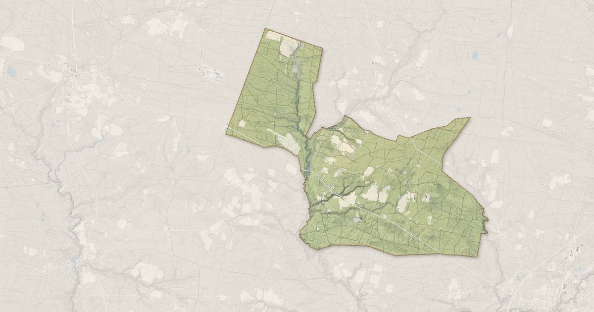 Portrait cartographique de Cachen : relief, eau, forêts, bâti et voies, calculés à partir des données de l'IGN