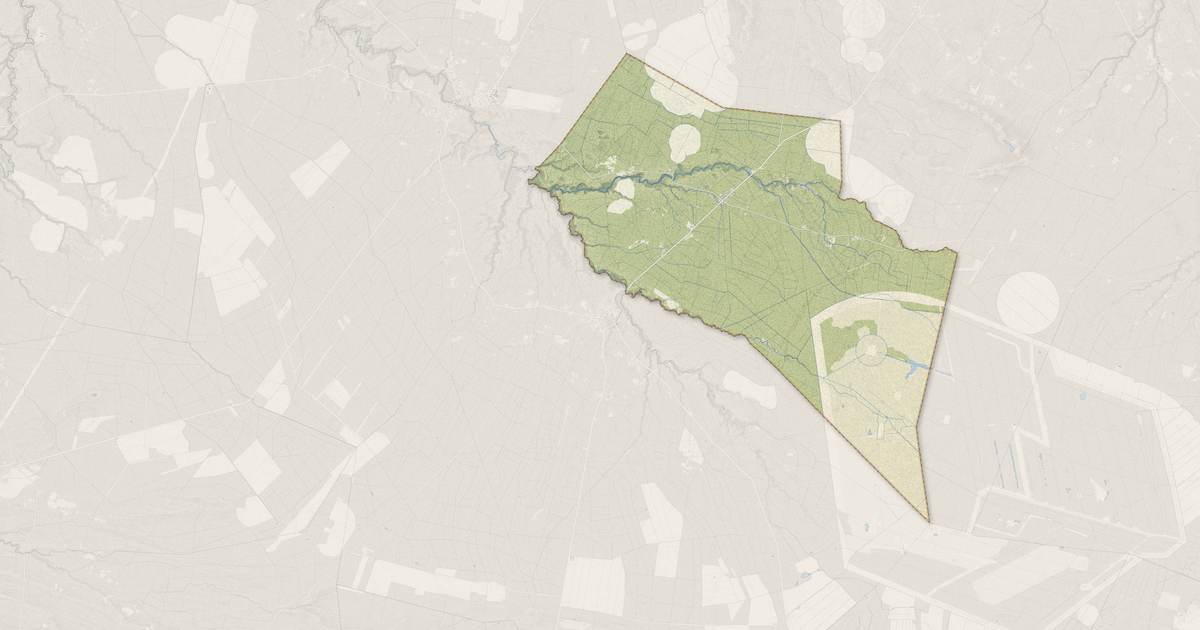 Portrait cartographique de Callen : relief, eau, forêts, bâti et voies, calculés à partir des données de l'IGN