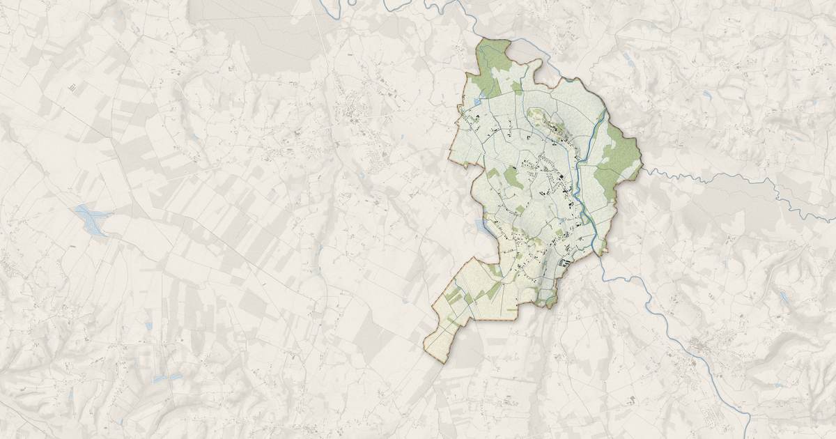 Portrait cartographique de Castel-Sarrazin : relief, eau, forêts, bâti et voies, calculés à partir des données de l'IGN