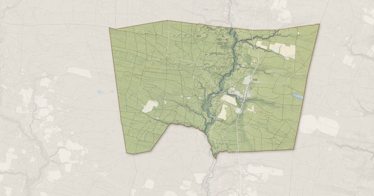 Portrait cartographique de Cère : relief, eau, forêts, bâti et voies, calculés à partir des données de l'IGN