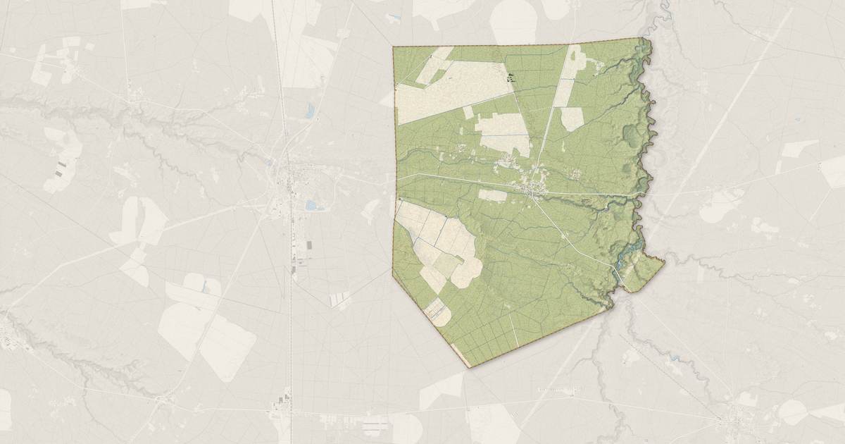 Portrait cartographique de Commensacq : relief, eau, forêts, bâti et voies, calculés à partir des données de l'IGN