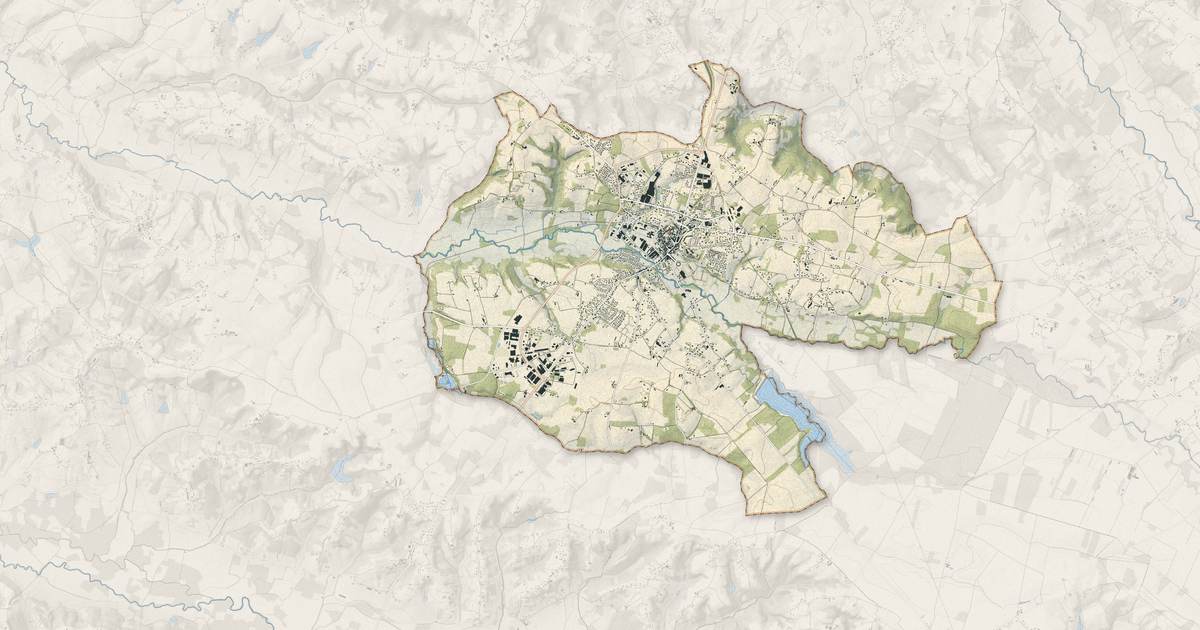 Portrait cartographique de Hagetmau : relief, eau, forêts, bâti et voies, calculés à partir des données de l'IGN